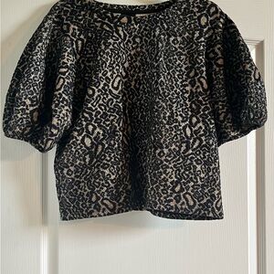 Pre Loved Worthington Size XL Black/Cream Leopard Jacquard Top W Puff Sleeves